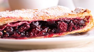 Strudel cu visine